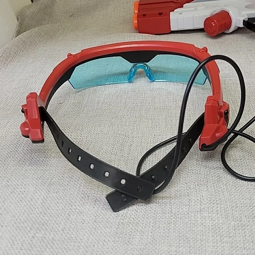 X-Shot‎ Laser Tag Toy Guns with Glasses, Battery Powered.